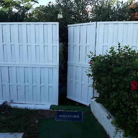 Dom wakacyjny Tres Beau Bungalow,jardin Tropical, Renovation Ete 2020